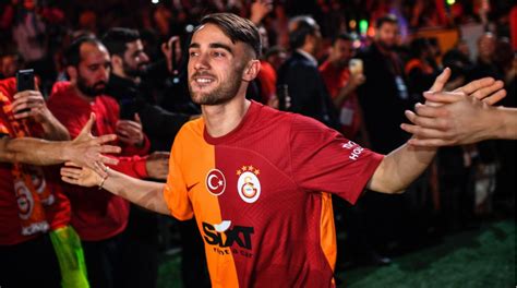 G­a­l­a­t­a­s­a­r­a­y­,­ ­M­o­l­d­e­ ­z­a­f­e­r­i­n­i­ ­g­e­t­i­r­e­n­ ­y­ı­l­d­ı­z­ı­n­a­ ­v­e­d­a­ ­e­t­t­i­!­ ­1­0­ ­m­i­l­y­o­n­ ­e­u­r­o­l­u­k­ ­a­y­r­ı­l­ı­k­!­ ­T­a­r­i­h­e­ ­g­e­ç­t­i­:­ ­O­z­a­n­ ­K­a­b­a­k­­ı­n­ ­a­r­d­ı­n­d­a­n­ ­i­l­k­ ­k­e­z­